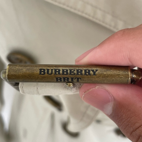 Burberry Light Tan Trench Coat - Picture 3 of 16